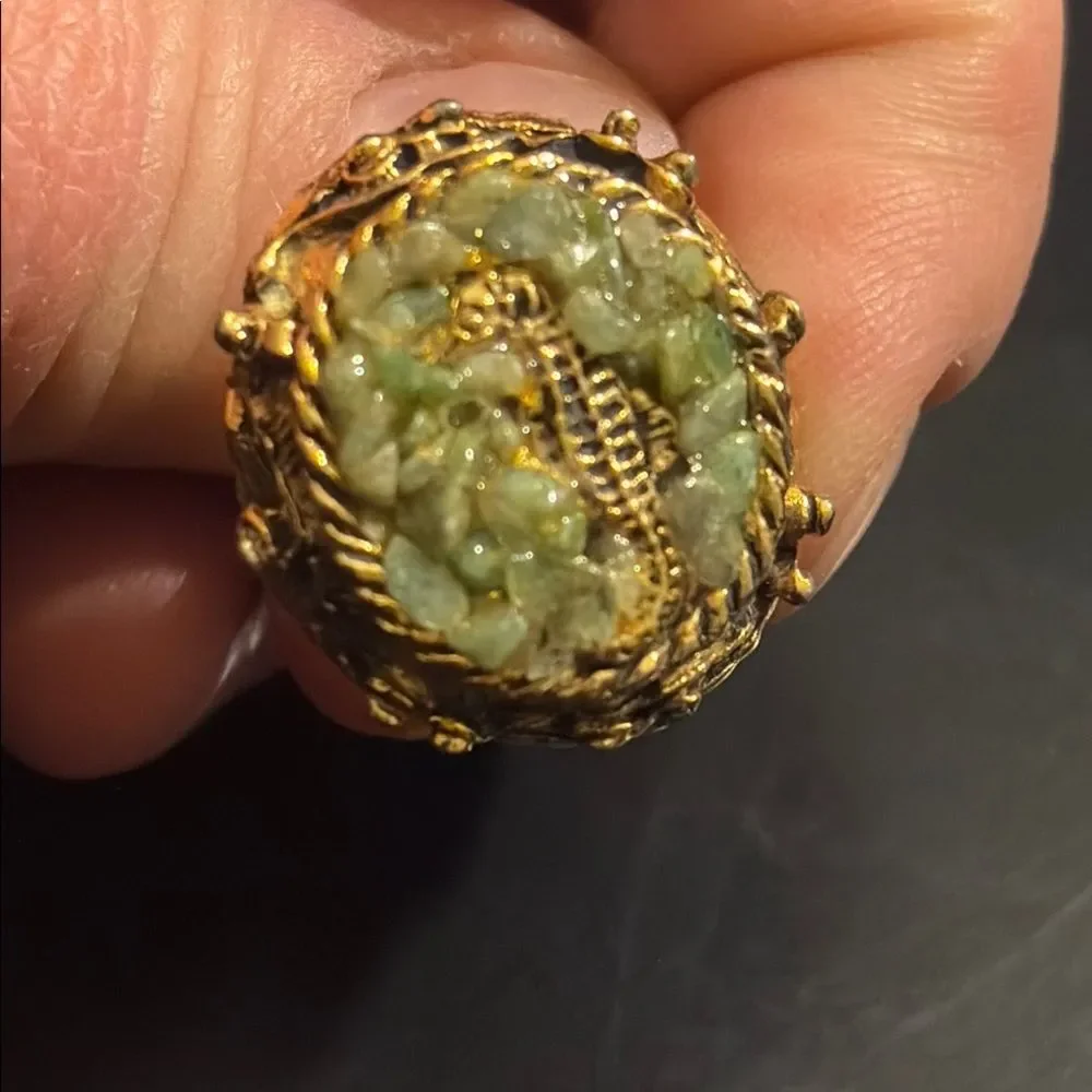 Elegant Vintage Seahorse Gold and Green Statement Ring